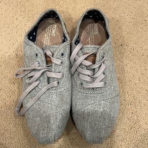 Toms lace up shoes